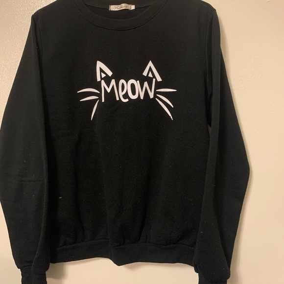 Black sweater - Picture 1 of 2